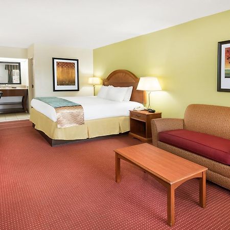Baymont By Wyndham Orangeburg North Otel Dış mekan fotoğraf