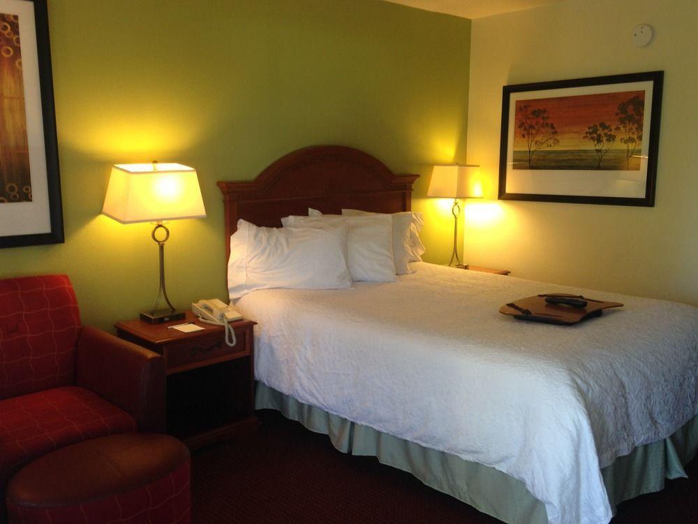 Baymont By Wyndham Orangeburg North Otel Oda fotoğraf