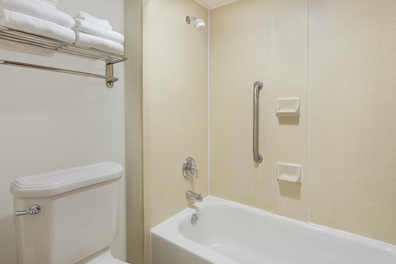 Baymont By Wyndham Orangeburg North Otel Dış mekan fotoğraf