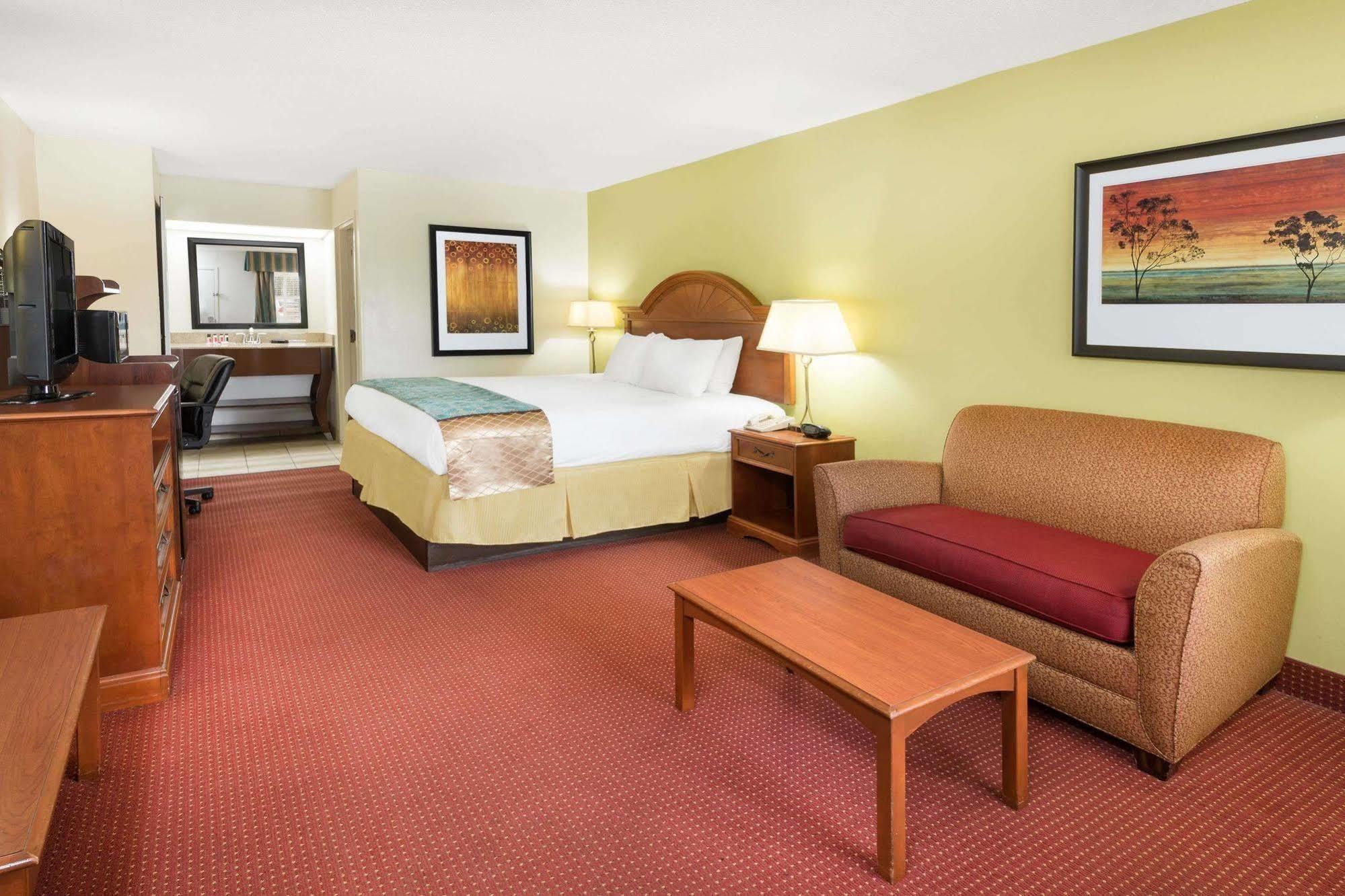 Baymont By Wyndham Orangeburg North Otel Dış mekan fotoğraf