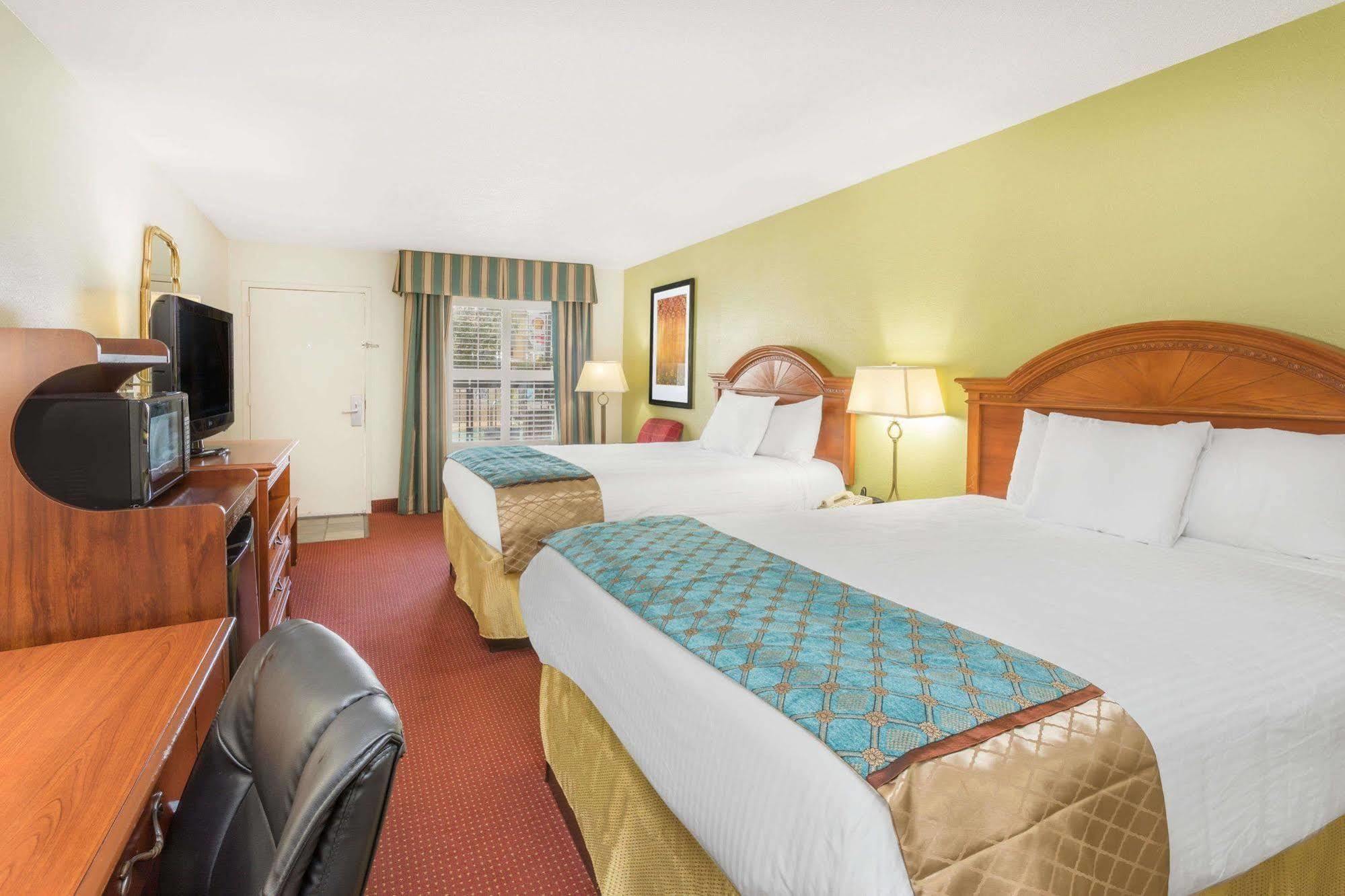 Baymont By Wyndham Orangeburg North Otel Dış mekan fotoğraf